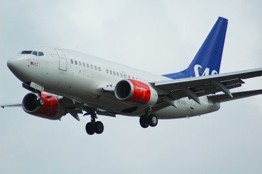 SE-DTH (28313) 1999 Boeing 737-683