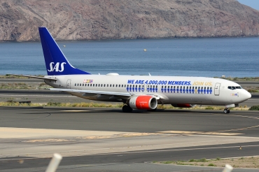 LN-RCY (28324) 2001 Boeing 737-883