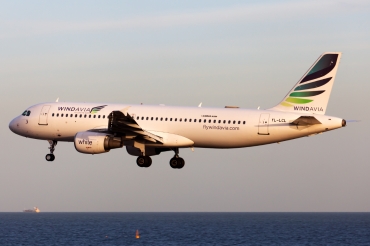 YL-LCL (533) 1995 Airbus A320-214