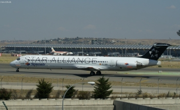 EC-GQG (cn 49577) McDonnell Douglas MD-83