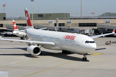 HB-JHI, (cn 1181), Airbus A330-300