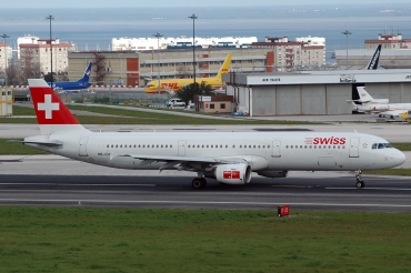 HB-IOC (520) 1995 Airbus A321-111