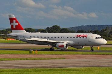 HB-IJE (cn 0559) Airbus A320-214