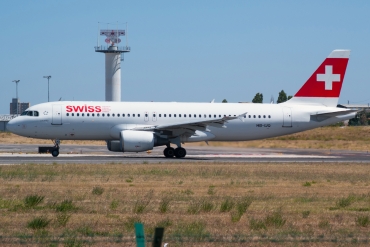 HB-IJQ (701) 1997 Airbus A320-214