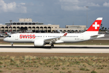HB-JCO (55033) 2018 Bombardier CSeries CS300