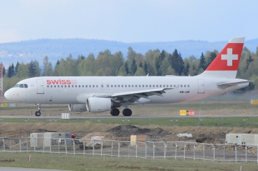 HB-IJR (703) 1997 Airbus A320-214