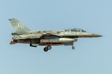 611 (XM-12) General Dynamics F-16D Fighting Falcon