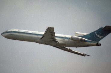 YR-AGA (21203) 1976 Boeing 727-294 Adv