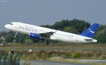 YK-AKE (1085) 1999 Airbus A320-232