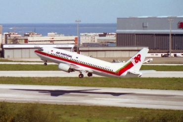 CS-TIO (23830) 1987 Boeing 737-33A