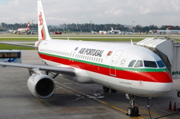 CS-TNH (960) 1999 Airbus A320-214