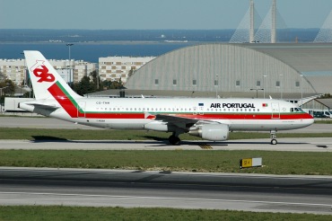 CS-TNH (960) 1999 Airbus A320-214