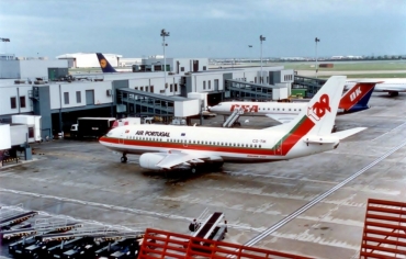 CS-TIK · Boeing 737-382 · (LHR / EGLL)