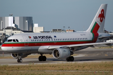CS-TTF (837) 1998 Airbus A319-111