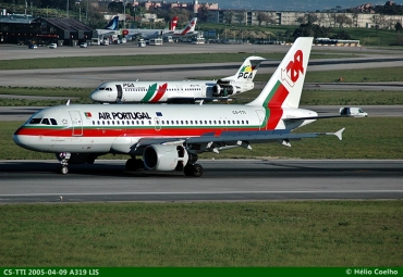 CS-TTI (933) 1998 Airbus A319-111