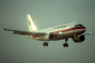 CS-TTO (1127) 1999 Airbus A319-111