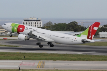 CS-TOK (317) 1999 Airbus A330-223