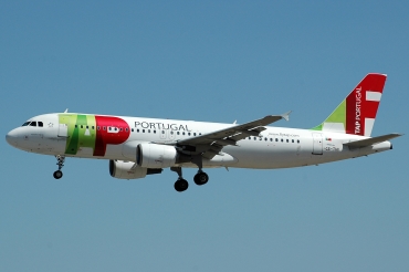 CS-TNI (982) 1999 Airbus A320-214