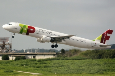 CS-TJE (1307) 2000 Airbus A321-211