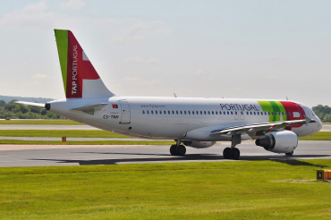 CS-TNH (960) 1999 Airbus A320-214
