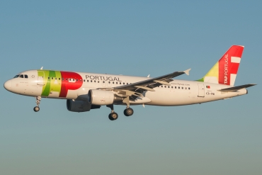 CS-TNI (982) 1999 Airbus A320-214