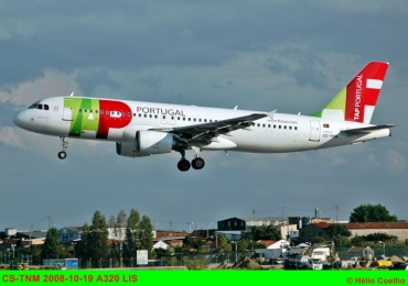 CS-TNM (1799) 2002 Airbus A320-214