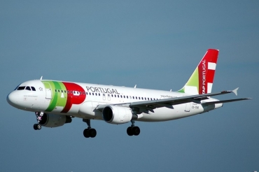 CS-TNT (4095) 2009 Airbus A320-214