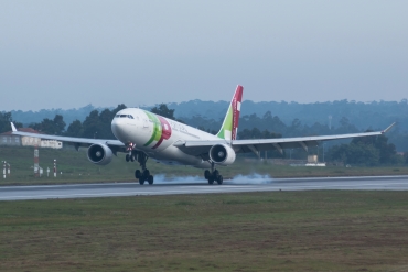 CS-TOK (317) 1999 Airbus A330-223