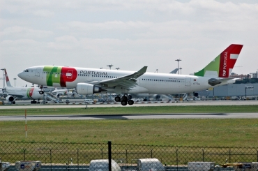 CS-TON (904) 2008 Airbus A330-202