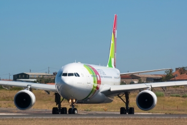 CS-TOR (486) 2002 Airbus A330-203