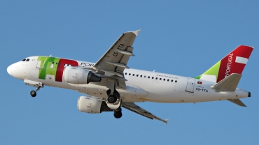 CS-TTA (750) 1997 Airbus A319-111