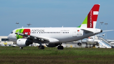 CS-TTF (837) 1998 Airbus A319-111