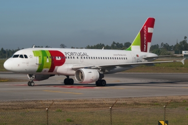 CS-TTH (917) 1998 Airbus A319-111