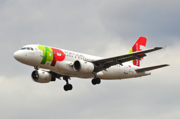 CS-TTH (917) 1998 Airbus A319-111