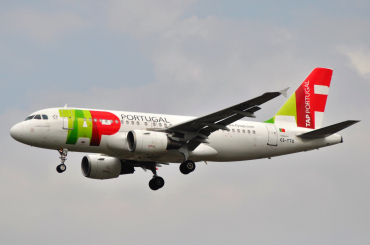 CS-TTO (1127) 1999 Airbus A319-111