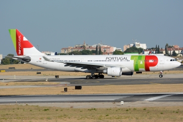 CS-TON (904) 2008 Airbus A330-202