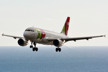 CS-TTG (906) 1998 Airbus A319-111