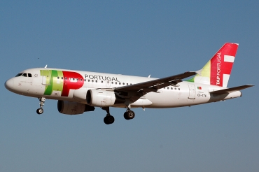 CS-TTE (821) 1998 Airbus A319-111