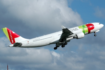 CS-TOJ · Airbus A330-223 · (LIS / LPPT)