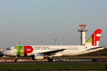CS-TNU (4106) 2009 Airbus A320-214