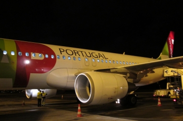 CS-TNT (4095) 2009 Airbus A320-214