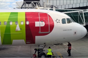 CS-TTR (1756) 2002 Airbus A319-112