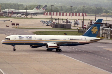 G-BUDZ (25593) 1992 Boeing 757-236