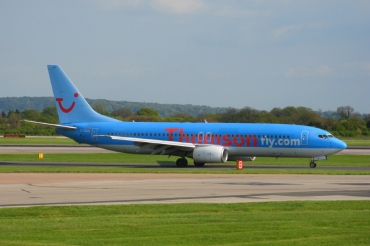 G-CDZL (30465) 2000 Boeing 737-804