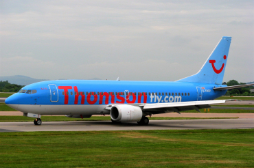 G-THOP (28740) 1998 Boeing 737-3U3