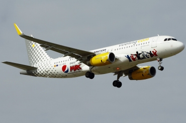 EC-MEQ (6483) 2015 Airbus A320-232(WL)