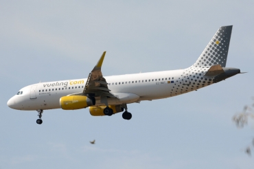 EC-MBT (6128) 2014 Airbus A320-232(WL)