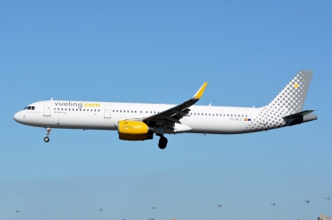 EC-MLD (7105) 2016 Airbus A321-231