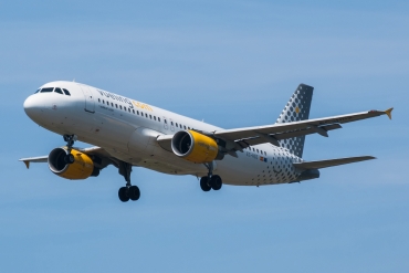 EC-HGZ · Airbus A320-214 · (OPO / LPPR)