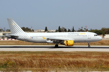 EC-HQL (1461) 2001 Airbus A320-214